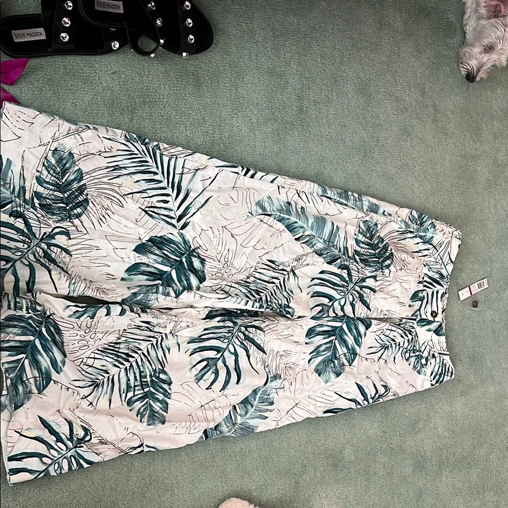 The limited Tropical Leaf Print pants